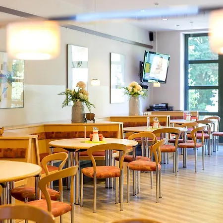 호텔 Leag Konferenzcenter Schulungs- Und Tagungshotel Im Spreewald 뤼베나우